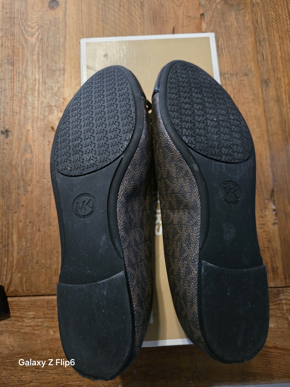 Michael Kors Black Leather Bow Ballet Flats - Picture 4 of 5